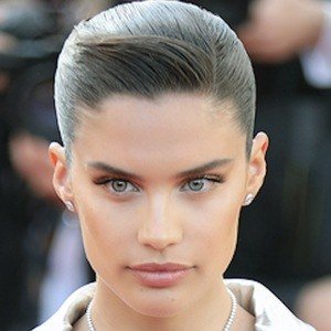 Sara Sampaio, 34 (Model)