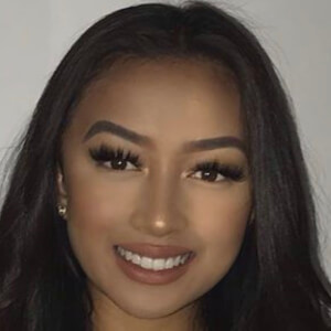 Sara Sheehan image 4