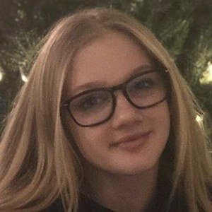 Sarah Abbott, 19 (Attrice TV)