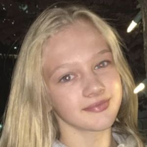 Sarah Abbott, 19 (电视女演员)