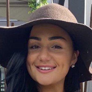 Sarah Bella, 25 (TikTok明星)