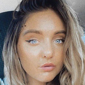 Sarah Betts, 29 (Estrella de YouTube)