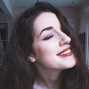 Sarah Carmosino, 27 (電視女演員)