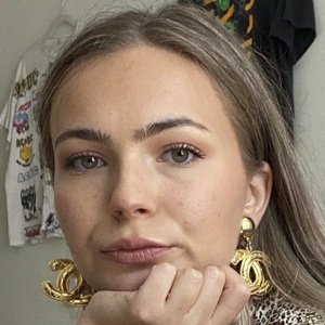 Sarah Dunk, 31 (YouTube Star)