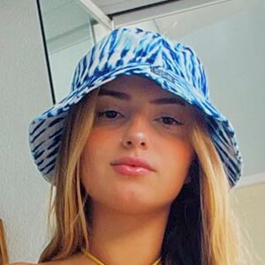 Sarah Estanislau, 21 (TikTok Star)