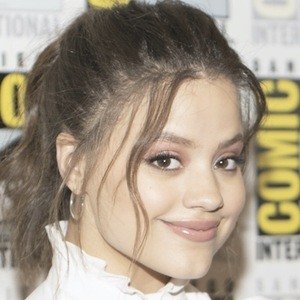 Sarah Jeffery, 29 (TV-Schauspielerin)