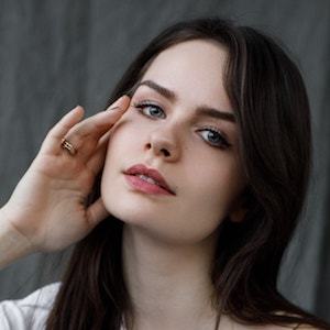 Sarah Nauta, 27 (Pop Singer)