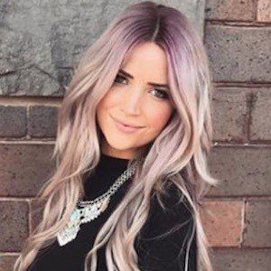 Sarah Nicole, 40 (Blogger)