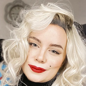 Sarah Whittle image 5