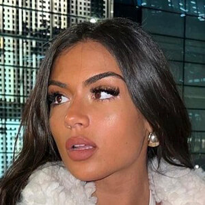 Sarahwhla, ? (TikTok Star)