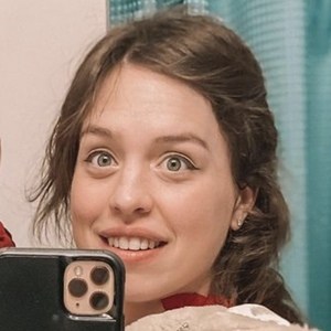 Saraplustwins, 35 (TikTok Star)