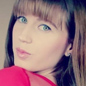 Sasha ASMR, 38 (Estrella de YouTube)