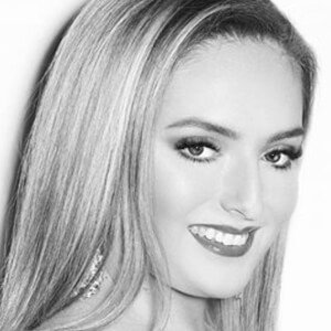 Sasha Bennington image 5