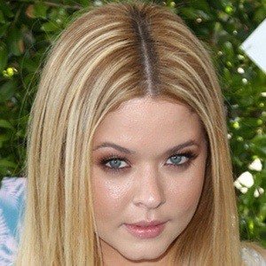 Sasha Pieterse, 29 (Attrice TV)