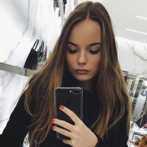 Sasha Spilberg, 27 (YouTube明星)