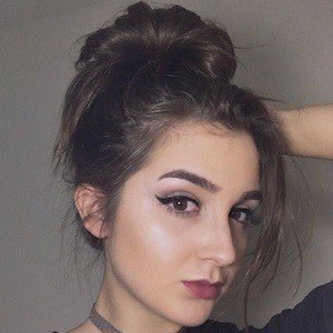 Savana Spring, 27 (Instagram明星)