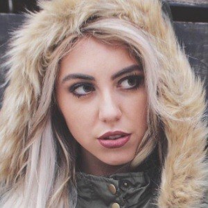 Savannah Grace, 26 (流行歌手)