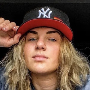 savi613, 25 (TikTok Star)