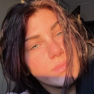 savi613, 25 (TikTok Star)