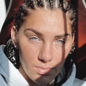 savi613, 25 (TikTok Star)