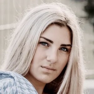 savi613, 25 (TikTok Star)