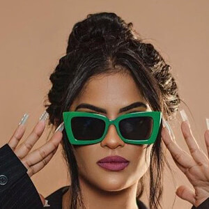 Scarlet Collado, 32 (Star d'Instagram)