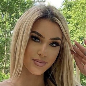 Scarlett Queen, 29 (TikTok Star)