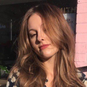 Scarlett Stevens, 32 (Baterista)