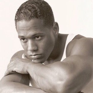 Sean James image 3