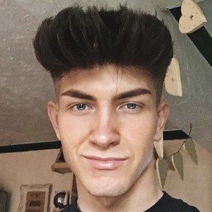 Sebbyjon, 26 (TikTok Star)
