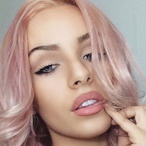 Seline Sel, 27 (Instagram明星)