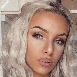 Seline Sel, 29 (Instagram Star)