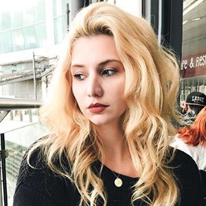 Sezin Erkek, 29 (Star di YouTube)