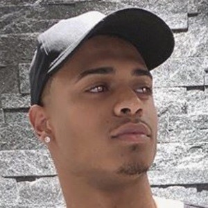 Shade Andrew, 26 (Ngôi sao Instagram)