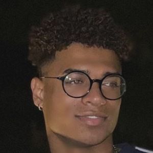 Shade Andrew, 26 (Instagram Star)