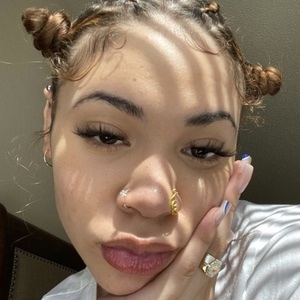 Shakira Isaac, 20 (YouTube Star)