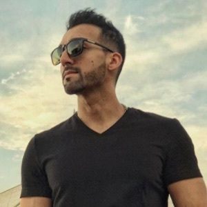 Sham Idrees, 37 (Ca sĩ nhạc Pop)
