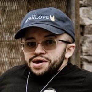 Shane Charles Moore, 34 (TikTok明星)