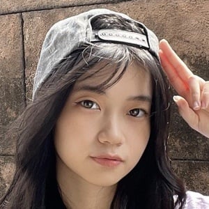 Shania Yan, 22 (TikTok Star)