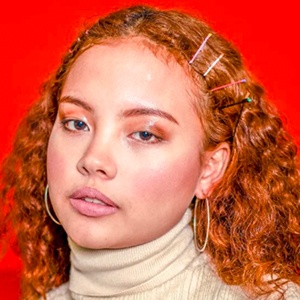 Shanne Dandan, 25 (Pop Singer)