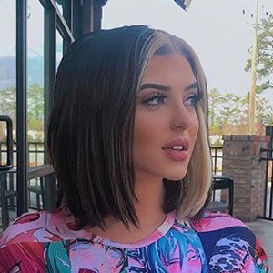 Shannon Bubb, 29 (Instagram Star)