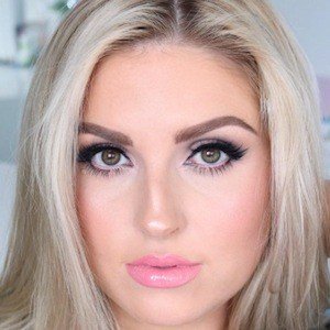 Shannon Harris, 33 (YouTube Star)