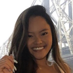 Shannon Mano, 24 (TikTok Star)