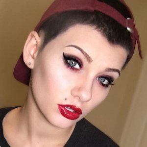 Shannon Taylor, 28 (Star di YouTube)