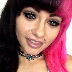 Shannon Taylor, 28 (YouTube Star)