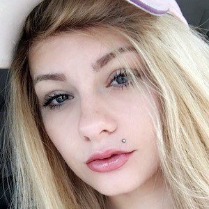 Shannon Taylor, 28 (YouTube Star)