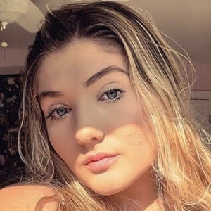 Shay Mandigo, 22 (TikTok明星)