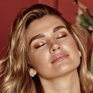 Shayna Terese Taylor, 33 (Modelo)