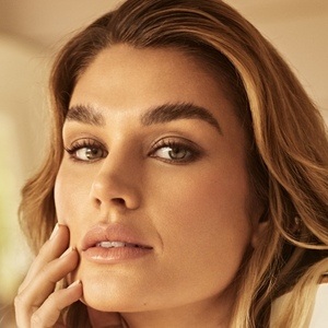 Shayna Terese Taylor, 33 (Modella)