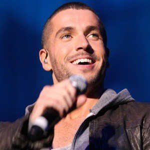 Shayne Ward, 41 (Cantante pop)